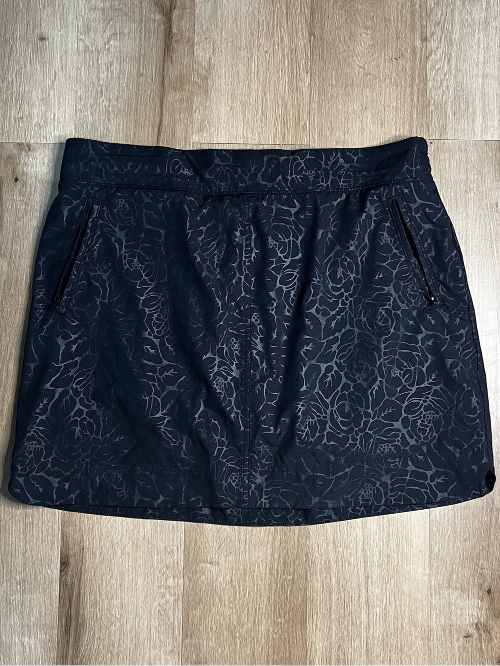 Orvis Women’s Golf Skort XL Black Floral Pull-On Pockets Polyester Athletic